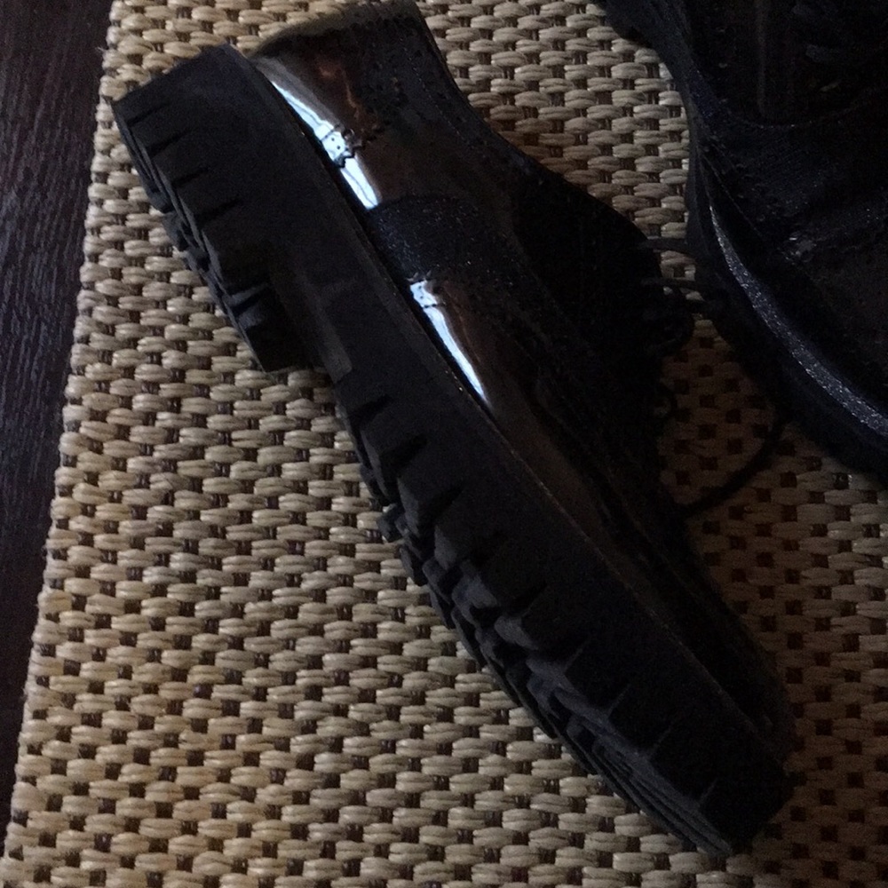 Shoes - Picture 3 of 6